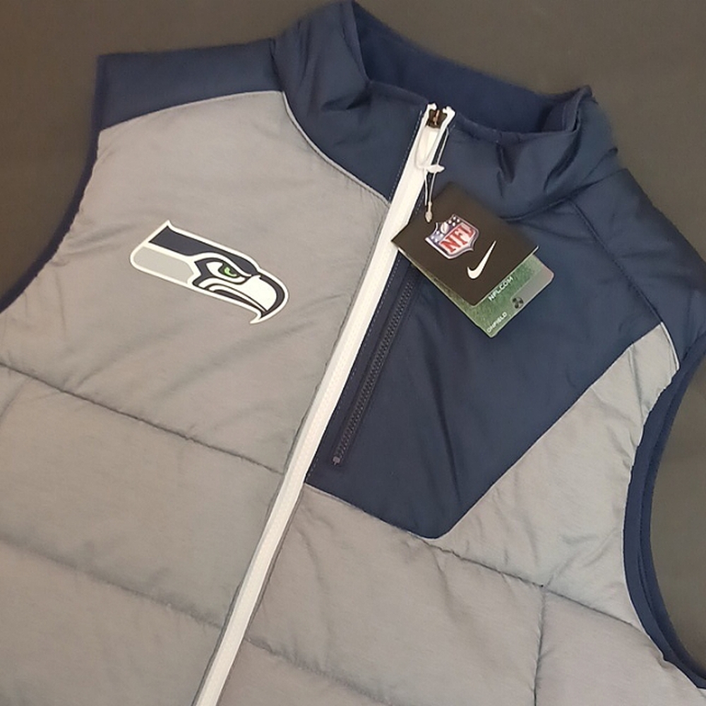 NWT Seattle Seahawks Nike Puffer vest. Right chest silk screen Seahawks logo